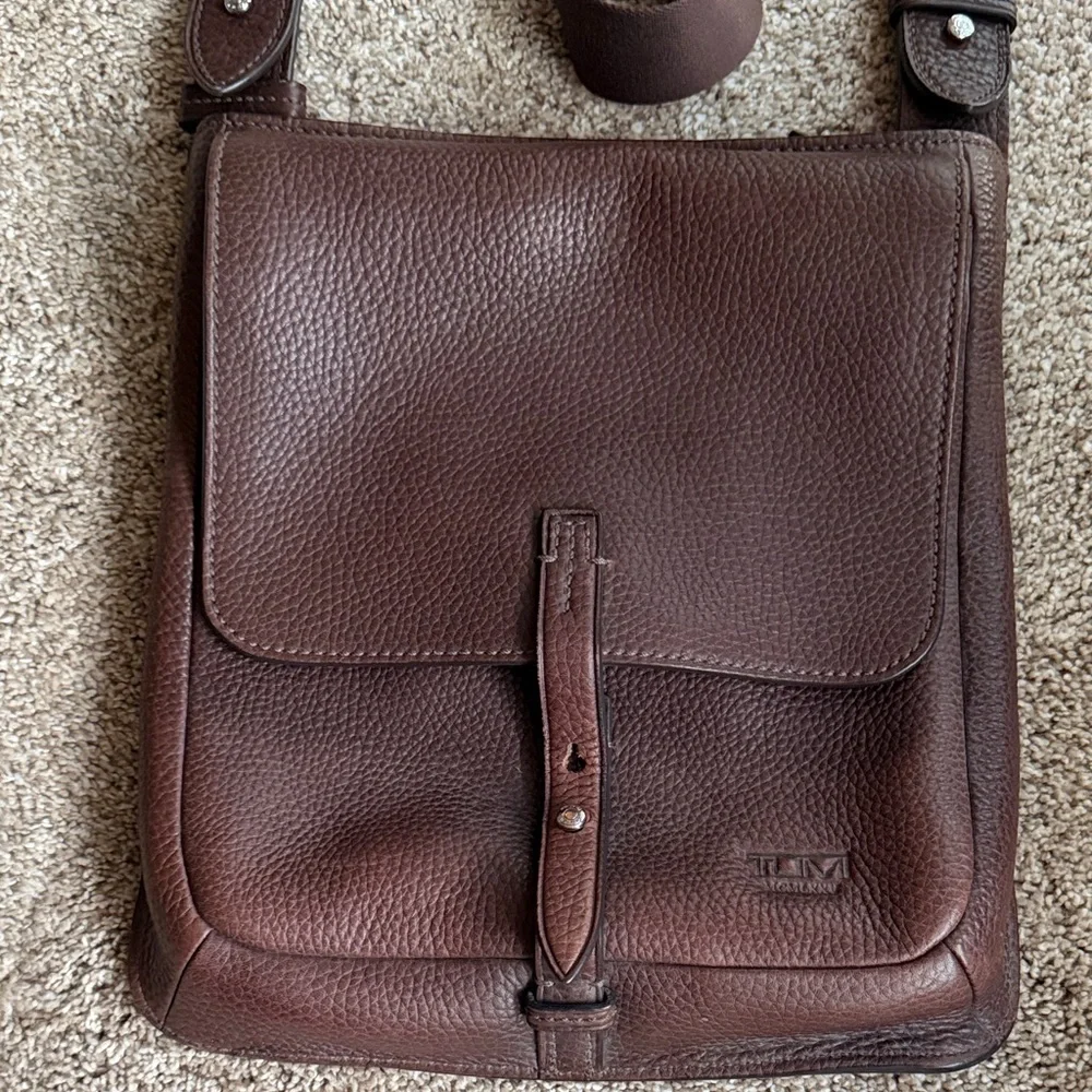 TUMI Vintage Brown Leather Men's Bag